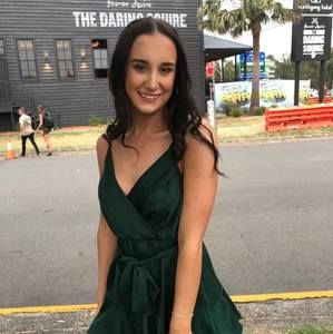 Meet your Posher, Ella